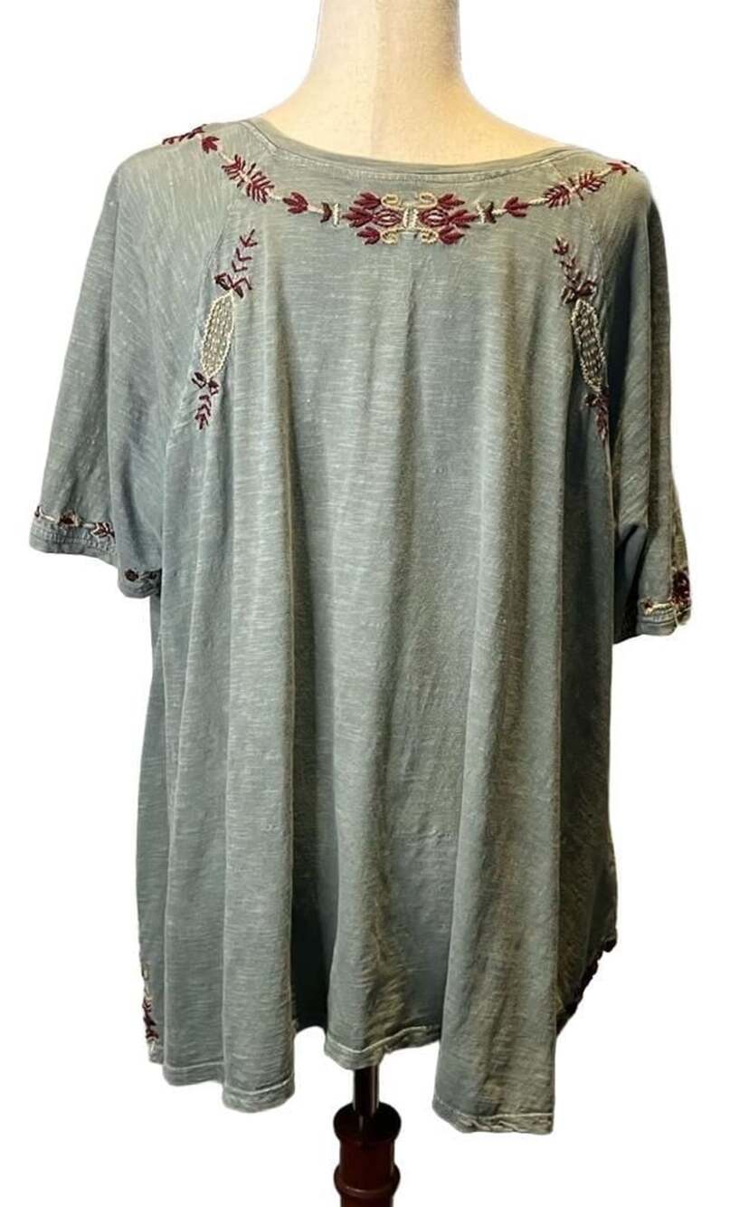 CAITE Embroidered Tunic Size X Large Blue Floral Boho Short Sleeve - Picture 4 of 4